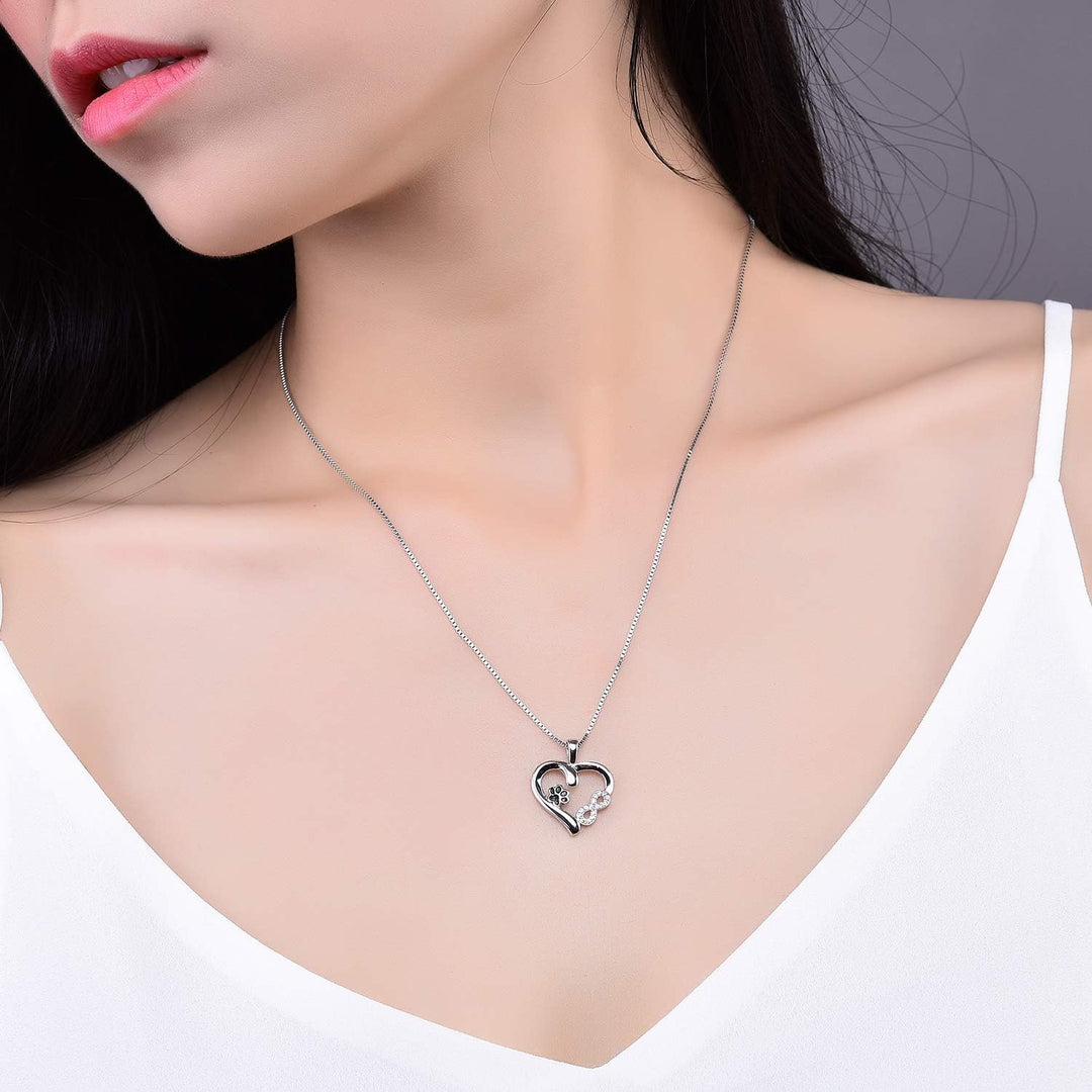 Collana con Impronta di Zampa e Pendente Infinito
