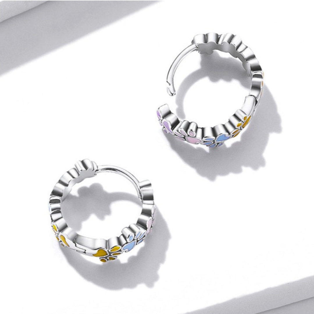 Orecchini a Cerchio con Zampa Colorata in Argento Sterling