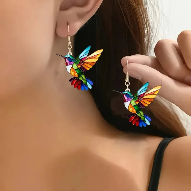 Orecchini a Pendente Colibrì Colorati – Design 2D in Acrilico