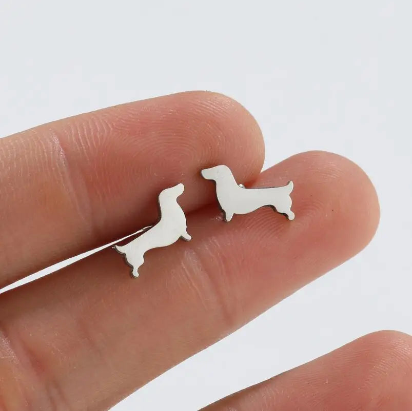 Orecchini a Chiodo con Bassotto – Orecchini Minimalisti in Metallo a Forma di Cane