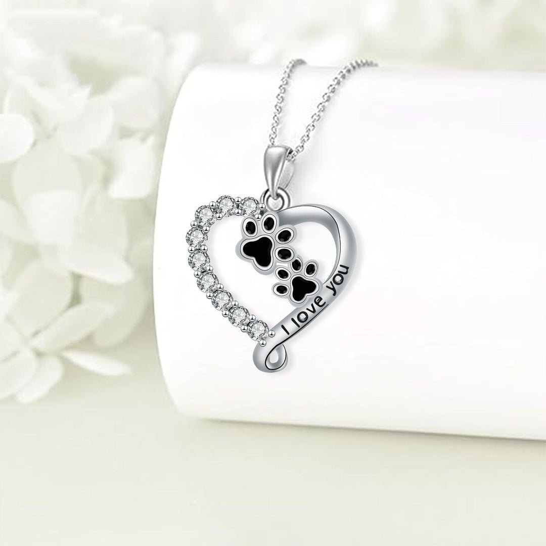 Collana con pendente a forma di cuore e zampa in argento nero